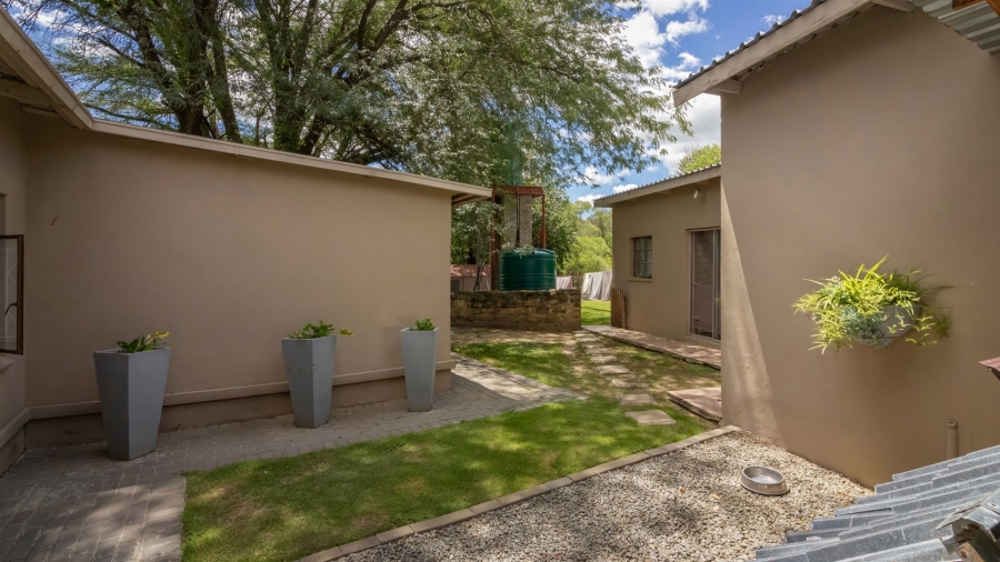 5 Bedroom Property for Sale in Kroonstad Rural Free State